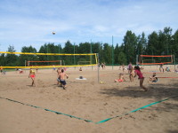 Проведение городских соревнований по пляжному волейболу.